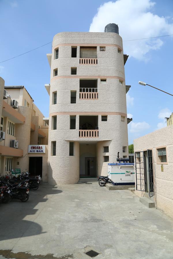 Senthil Residency Hotel Dindigul Exterior photo